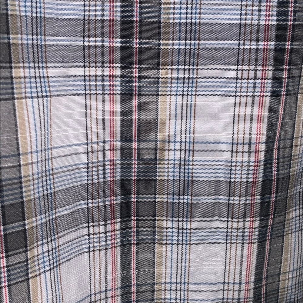 Men’s short sleeve plaid button down shirt